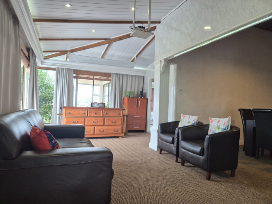 4 Bedroom Property for Sale in Stilbaai Wes Western Cape